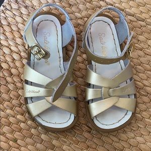 Toddler girls size 9 sandals